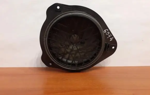 Audi A5 8T 8F Front door speaker 6074 A0110602