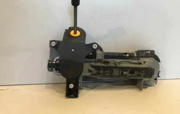 Front door exterior handle/bracket
