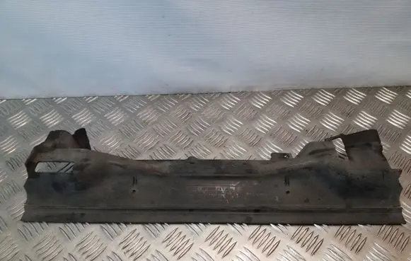 BMW 3 E46 Radiator trim 8211467