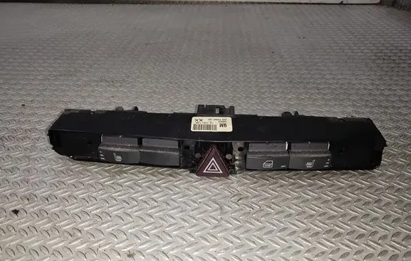Opel Zafira B Hazard light switch 13100109
