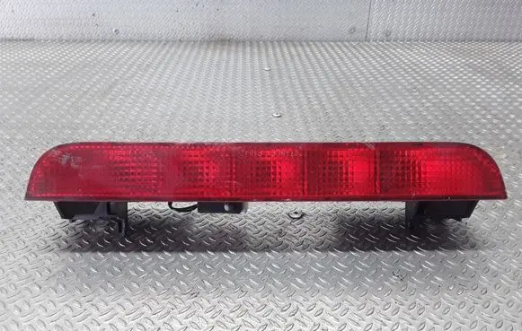 Nissan X-Trail T30 Third/center stoplight