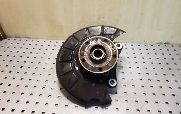 Volkswagen PASSAT B7 Front wheel hub