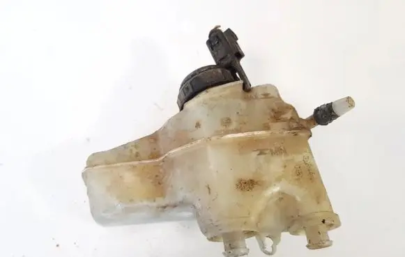 Brake fluid reservoir