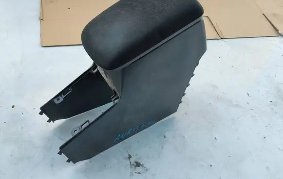 Toyota Auris 150 Armrest 