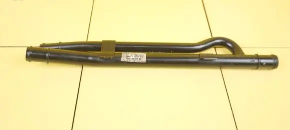 Porsche Cayenne (92A) Engine coolant pipe/hose 7P6121070AP CRC