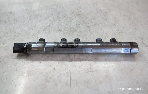 Mini Cooper Countryman R60 Fuel main line pipe 7823460 0445214237