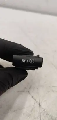 Skoda Octavia Mk2 (1Z) TPMS reset button 1Z0927127C