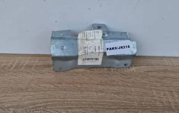 Volkswagen Multivan T6 Rear differential/diff mount bracket 7E858688