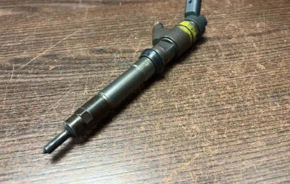 Iveco Daily 3rd gen Fuel injector 0445120011