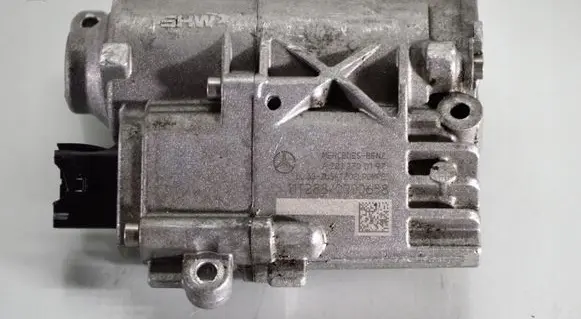 Mercedes-Benz E W212 Oil pump A2212700197