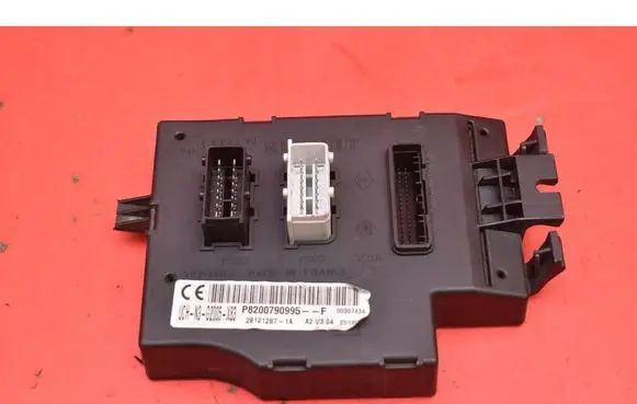 Renault Trafic II (X83) Engine control unit/module ECU P8200790995