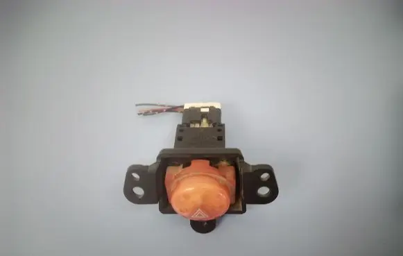 Nissan Almera Tino Hazard light switch 06016