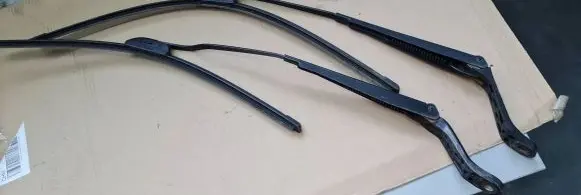 Ford Galaxy Front wiper blade arm 7M1955409