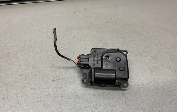 Dodge Magnum Air flap motor/actuator B1733 05061099AA