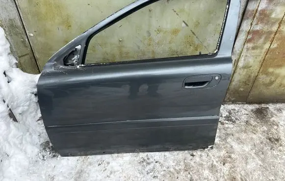 Volvo S60 Front door 