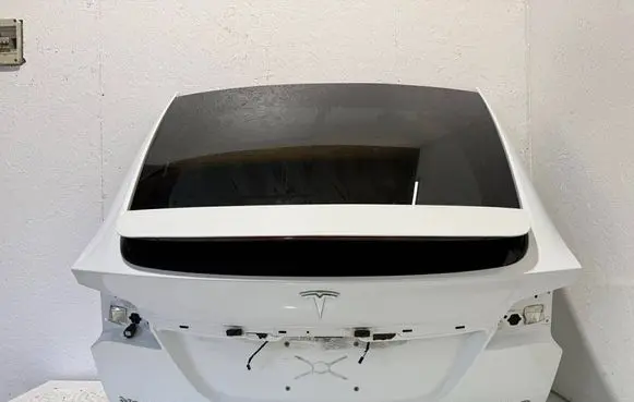 Tesla Model X Tailgate/trunk/boot lid