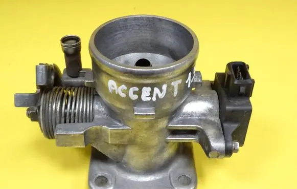 Hyundai Accent Throttle body valve 3517022010