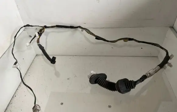 Toyota Corolla Verso E121 Rear door wiring loom 821540F020