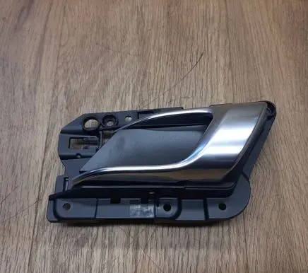 Rear door interior handle