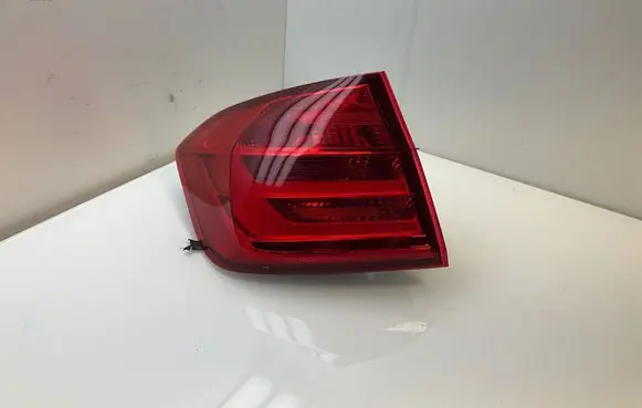 BMW 3 F30 F35 F31 Rear/tail lights H3731303901023F 7313039