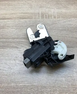 Audi A6 S6 C6 4F Tailgate/trunk/boot lock/catch/latch 4F5827505D