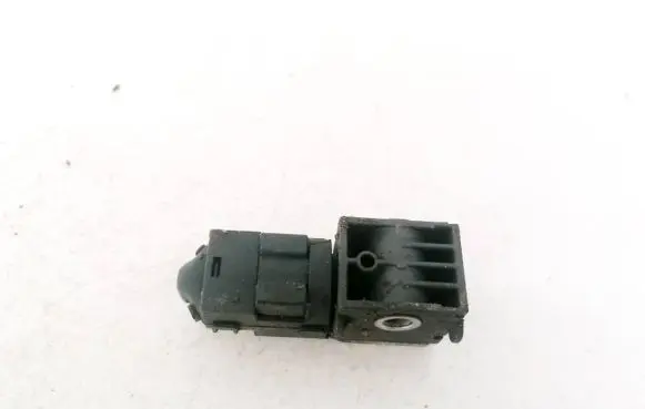 Hyundai Santa Fe Airbag deployment crash/impact sensor 959302B000 95930-2B000