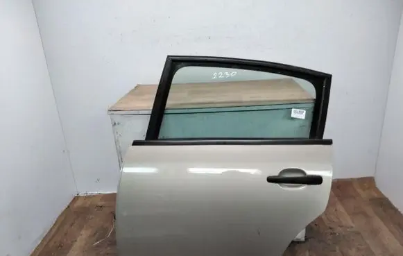 Audi A6 S6 C4 4A Rear door