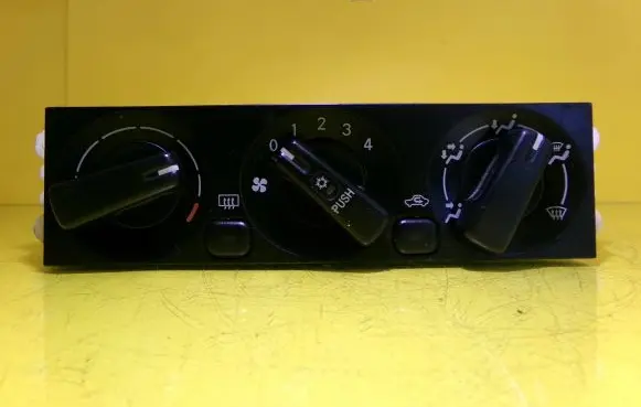 Mitsubishi Space Star Climate control unit MR262492