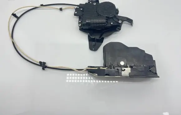 BMW 5 GT F07 Rear door soft close latching motor 7210064