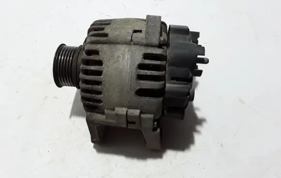 Renault Megane II Generator/alternator 8200323126