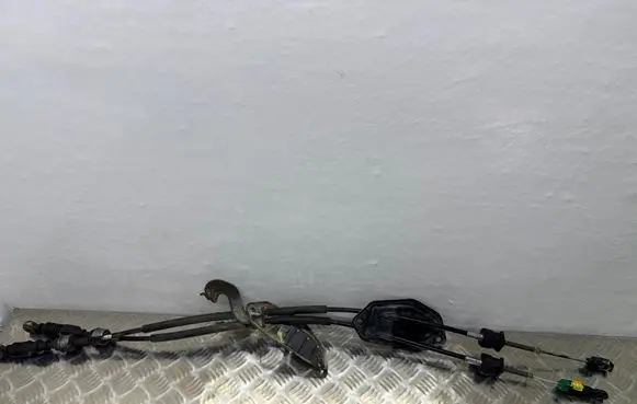 Toyota Auris E180 Gear shift cable linkage 112102127