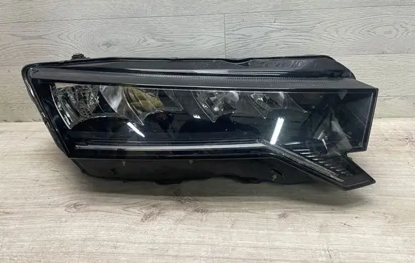 Skoda Octavia Mk4 Headlight/headlamp 5E4941010