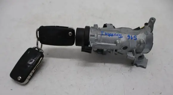 Volkswagen Touran I Ignition lock 1K0905865