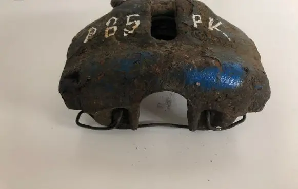 Volkswagen PASSAT B5 Front brake caliper