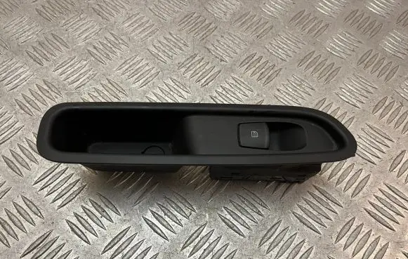 Mercedes-Benz X-class W470 Rear door window switch trim 5XA0A 82906 829065XA0A