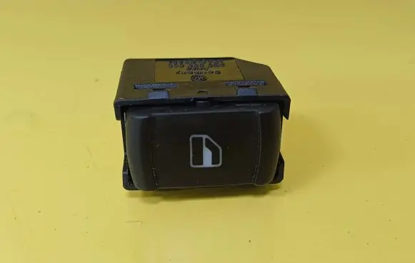 Skoda Octavia Mk1 (1U) Electric window control switch 3B0959855