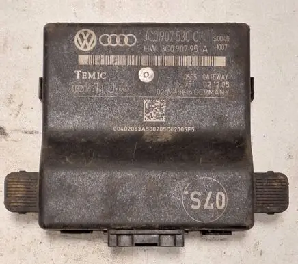 Volkswagen PASSAT B5.5 Gateway control module 3C0907530C 402063