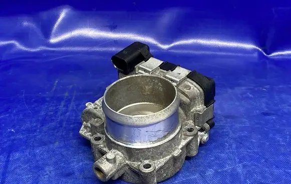 Volkswagen Golf VI Throttle valve 03C133062D