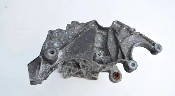 Audi A4 S4 B7 8E 8H Engine mounting bracket 059145169AA