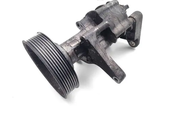 BMW 5 GT F07 Power steering pump 6796491 2115343 679649101