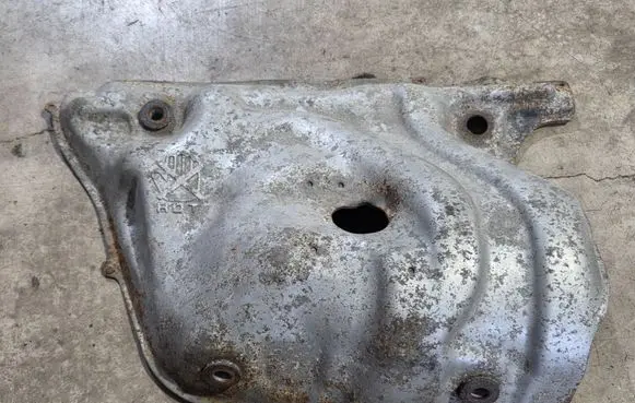 Honda CR-V Heat shield in engine bay 