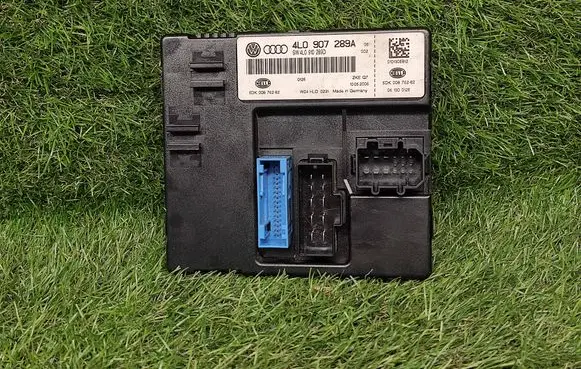 Audi Q7 4L Comfort/convenience module 4L0907289A 4L0910289D