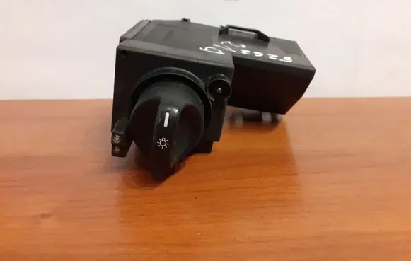 Mercedes-Benz E W210 Light switch 5262 2105450104