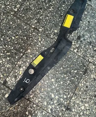 Toyota Prius (XW30) Radiator trim 53289-47030