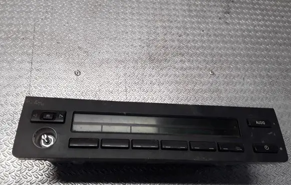 BMW 5 E39 Screen/display/small screen 65828360735