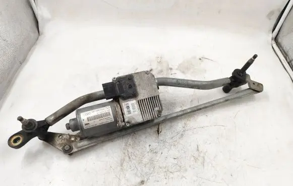 Audi A4 S4 B8 8K Front wiper linkage and motor 8K1955119A 8T1955119