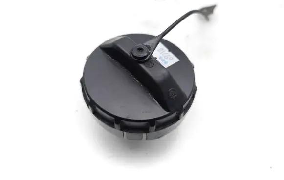 Mitsubishi Pajero Fuel tank filler cap 