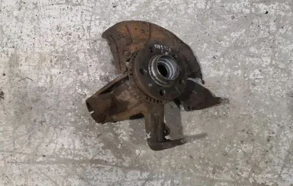 Volkswagen New Beetle Front wheel hub