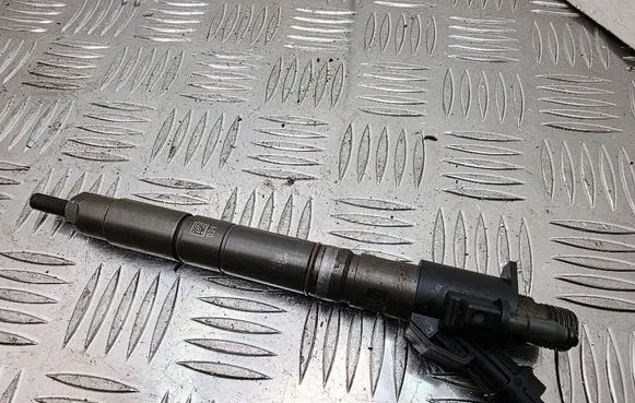 Fuel injector