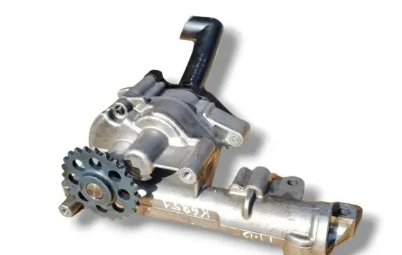 Mercedes-Benz A W169 Oil pump 6401810401